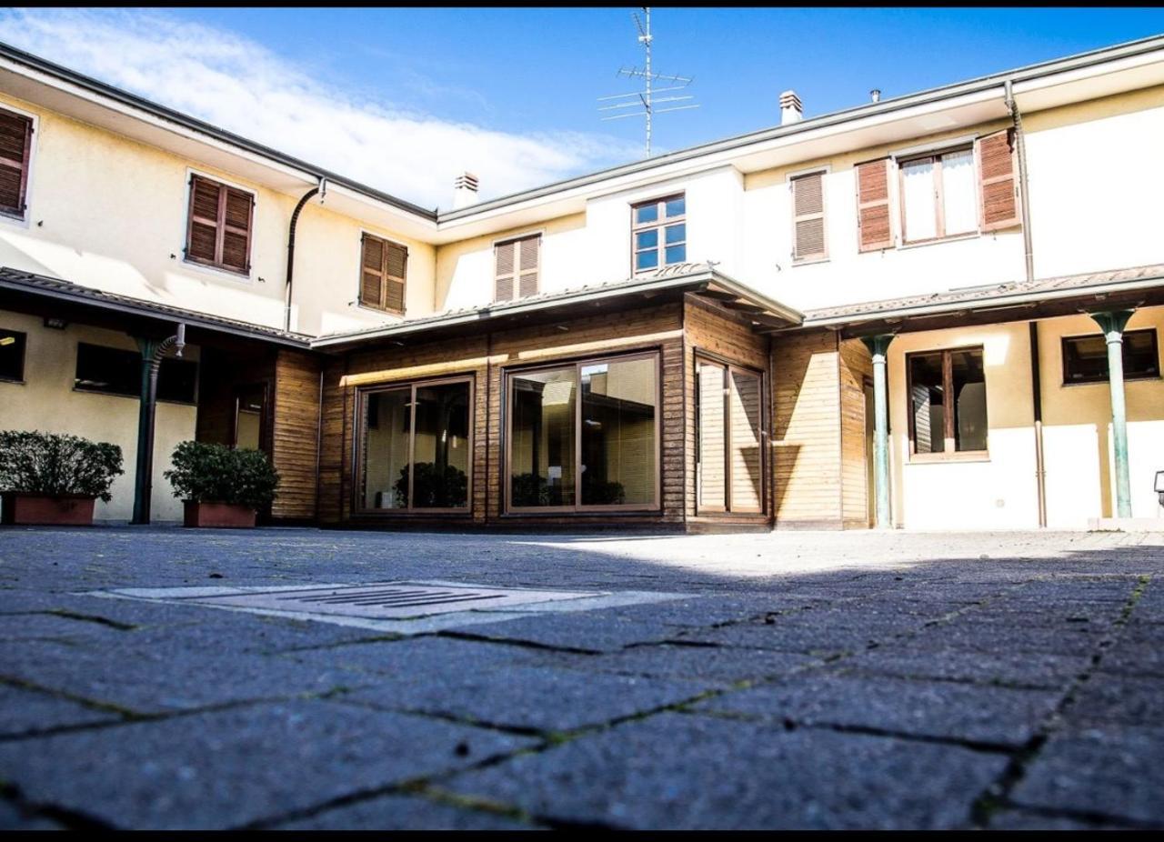 Romentino Manfredi Ristorante Con Alloggio מראה חיצוני תמונה